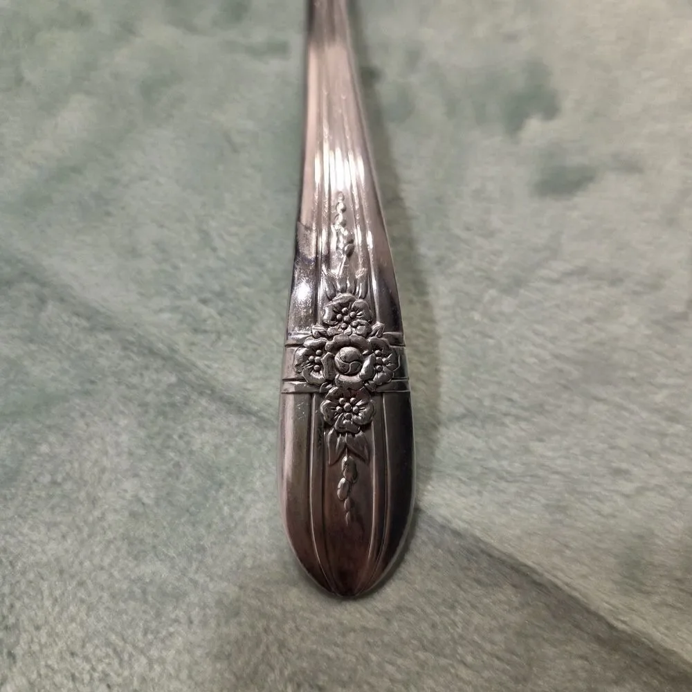 Vintage Wm Rogers Extra Plate Gravy Ladel Triumph Pattern 1941